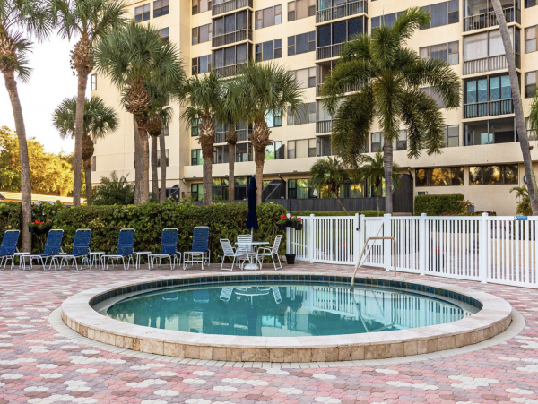 Beautiful Two Bedroom Vacation Rental Condo in Siesta Key